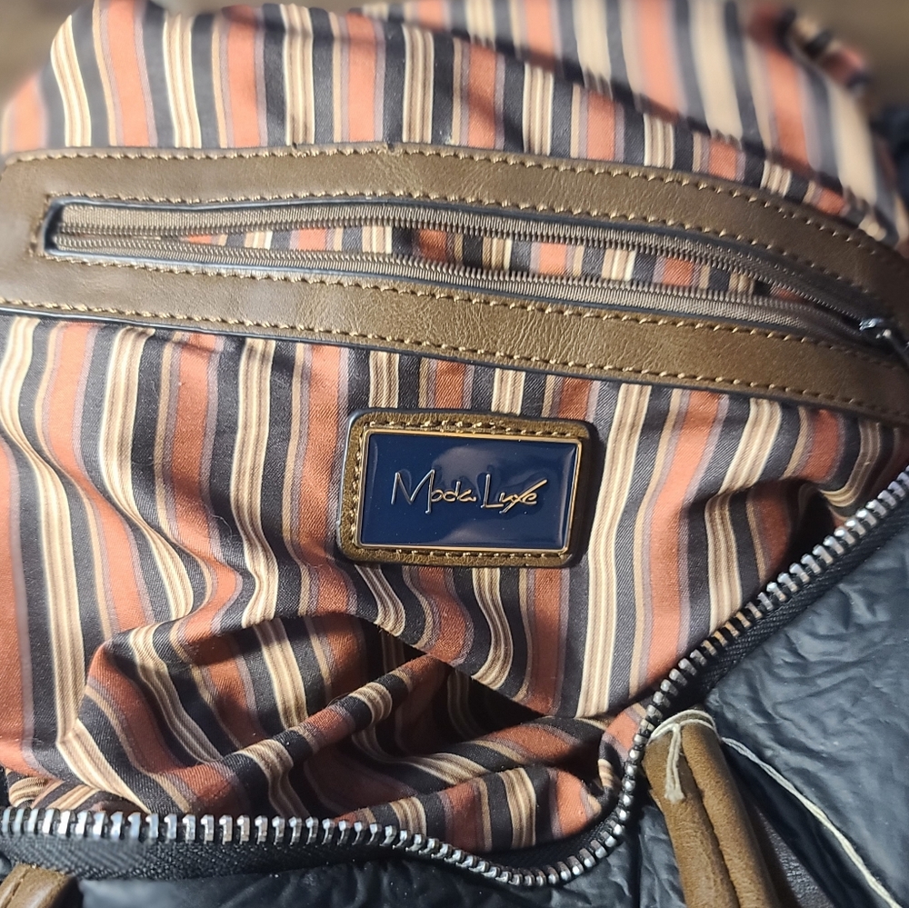 Duffle Style Hand Bag 👜 Moda Luxe - Picture 9 of 9